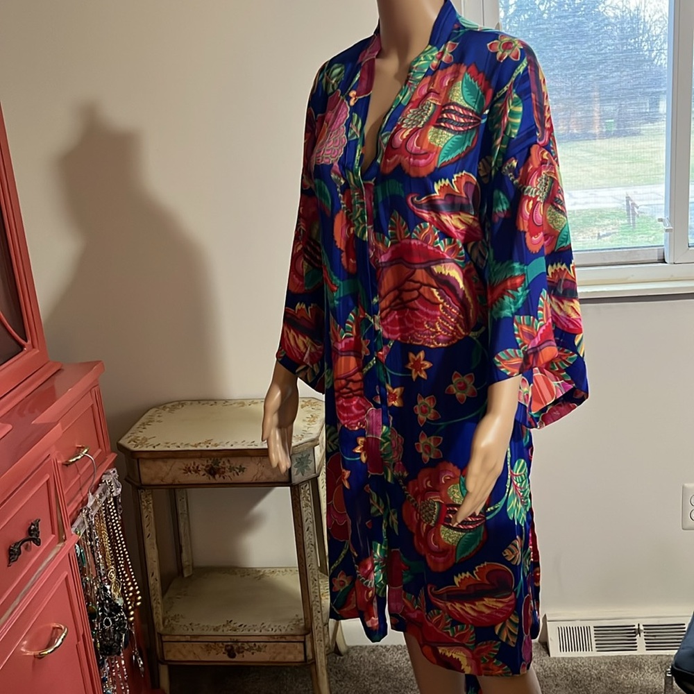 Victoria’s Secret Women’s Colorful Robe with Belt Like New One Size Lingerie - Picture 2 of 8